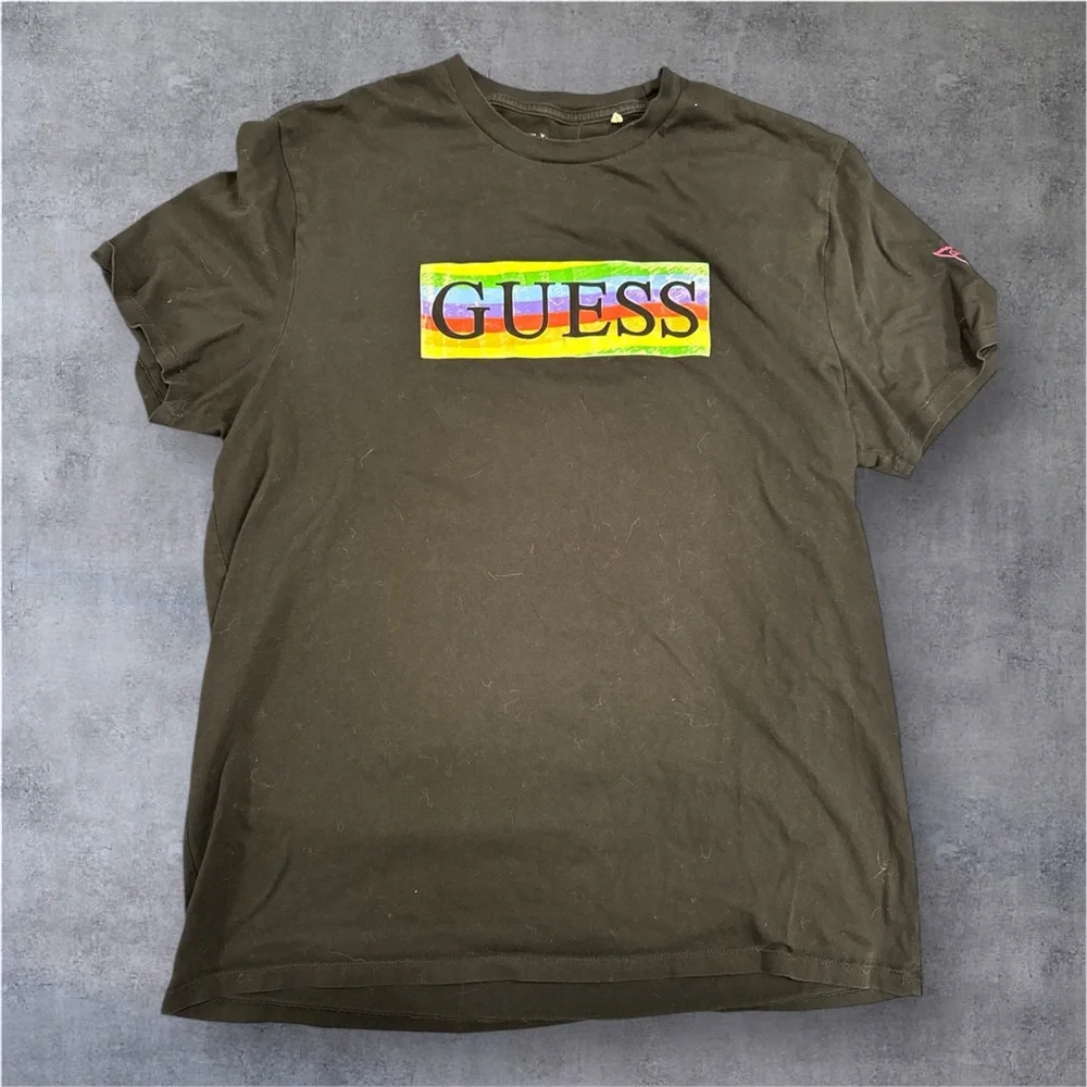 GUESS Pride edition T-Shirt with Colorful Logo - Picture 2 of 5